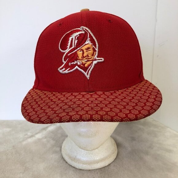 New Era NFL Tampa Bay Buccaneers Red Flat Brim Snapback Cap 59Fifty Unisex - Picture 1 of 10